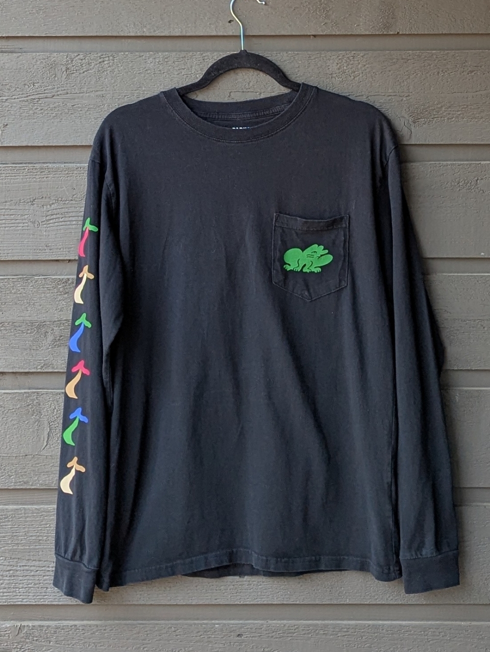 Parks Project Escape to Nature Flower Frog Mushroom LS Crew T-Shirt Small Black